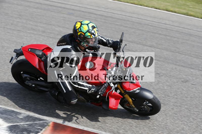 /27 12.06.2025 Ducati Schweiz Trackday Warmup  ADR/blau-bleu/ohne